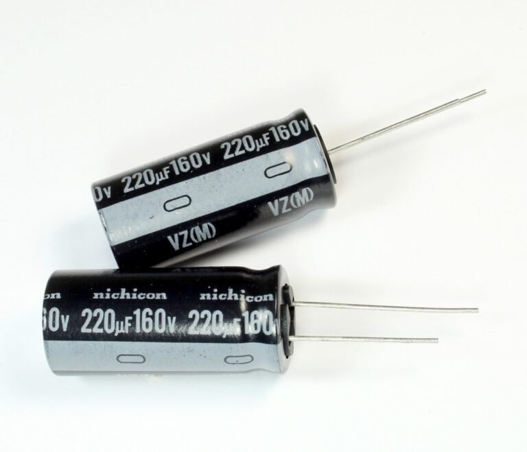 electrolytic capacitor 220uf 160v
