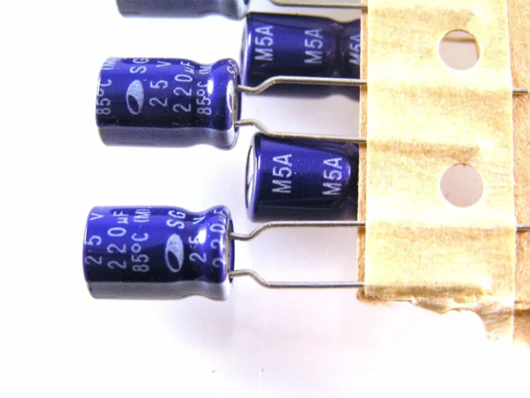 samwha Capacitor 220uf - 25V